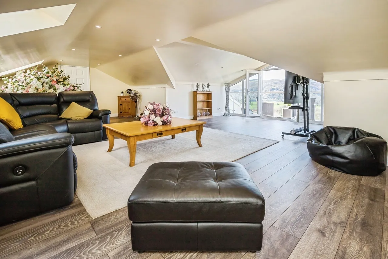 Tan Y Graig, Cefn Mawr, LL14, photo 15