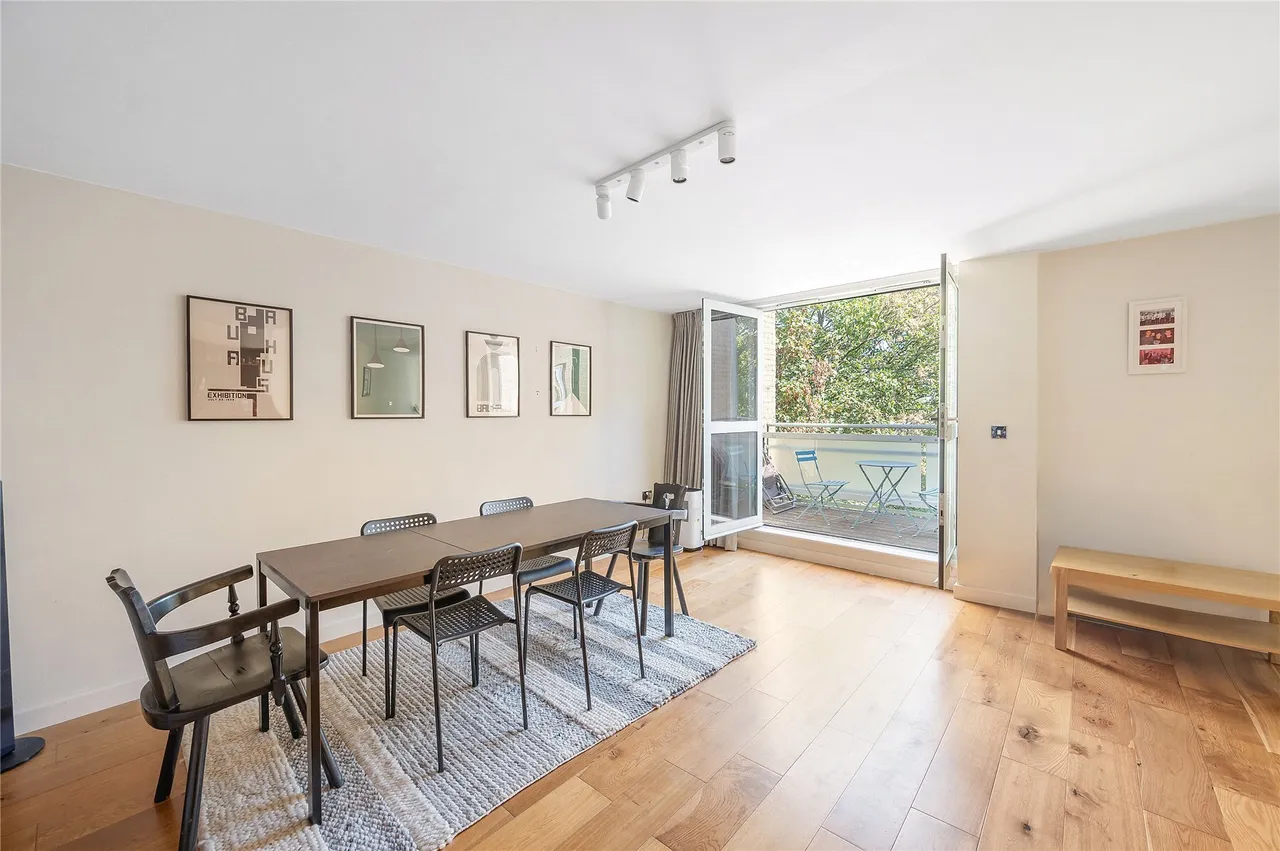 Battersea Park Road, London, SW11, photo 2
