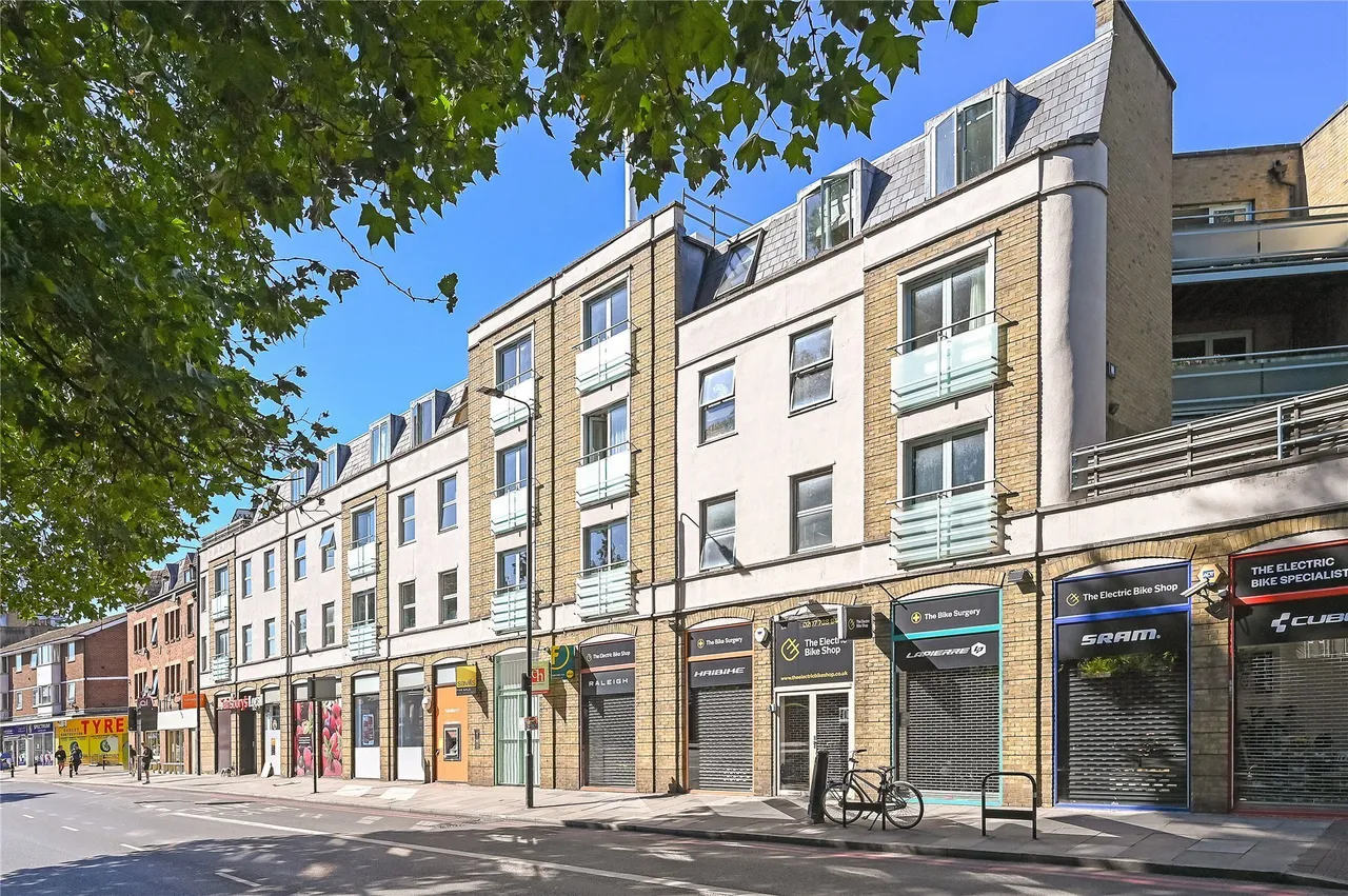 Battersea Park Road, London, SW11, photo 8