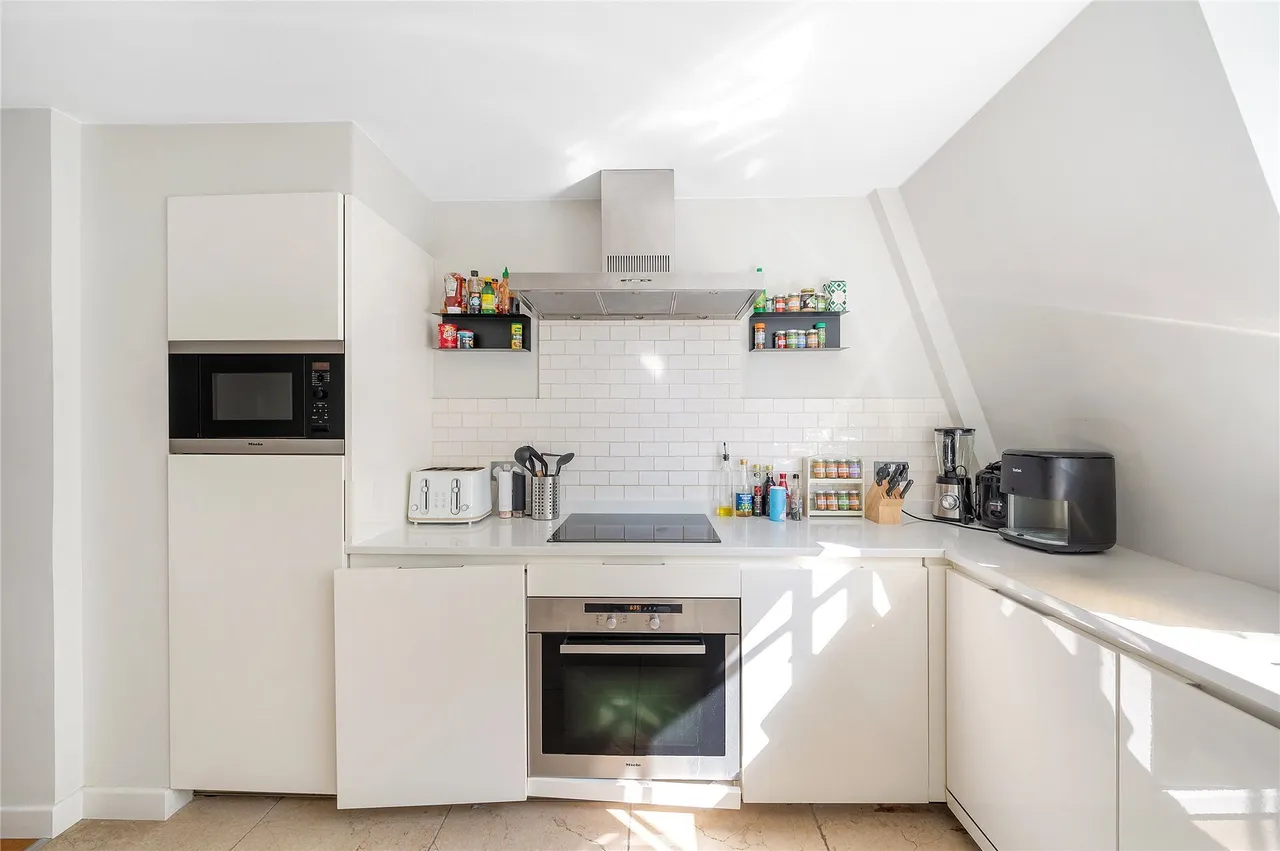 Battersea Park Road, London, SW11, photo 7