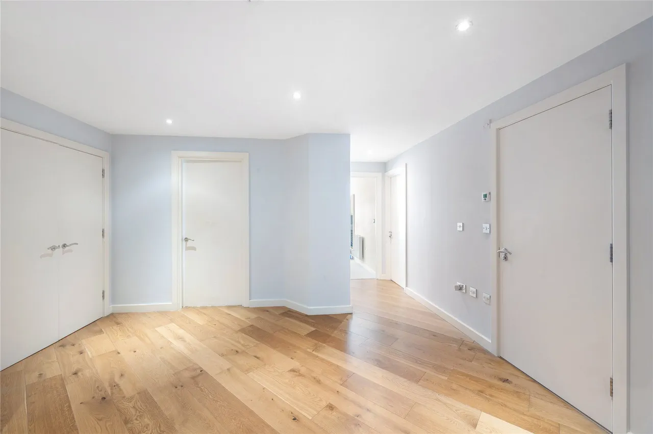 Battersea Park Road, London, SW11, photo 9