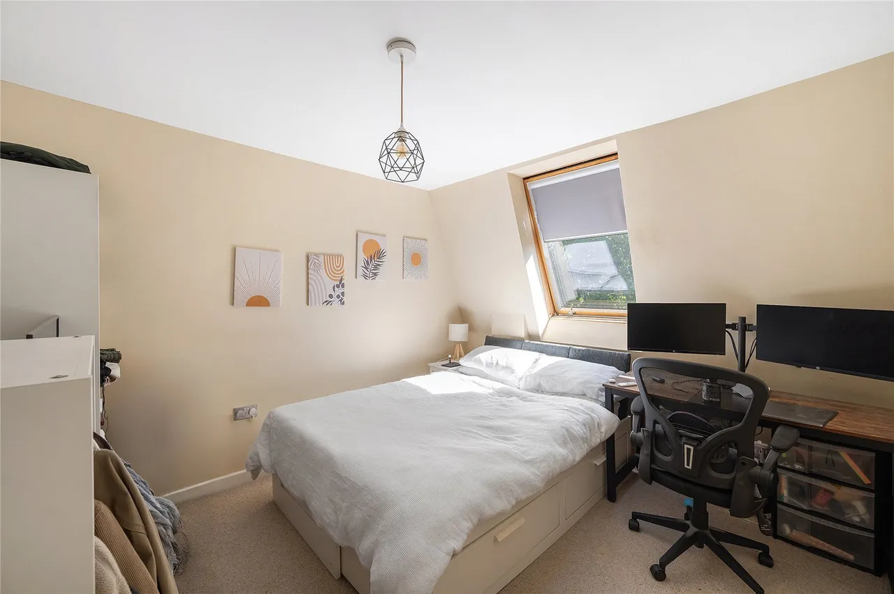 Battersea Park Road, London, SW11, photo 17