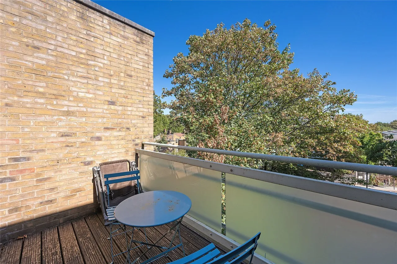 Battersea Park Road, London, SW11, photo 3