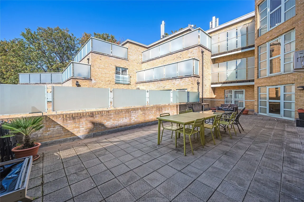 Battersea Park Road, London, SW11, photo 20