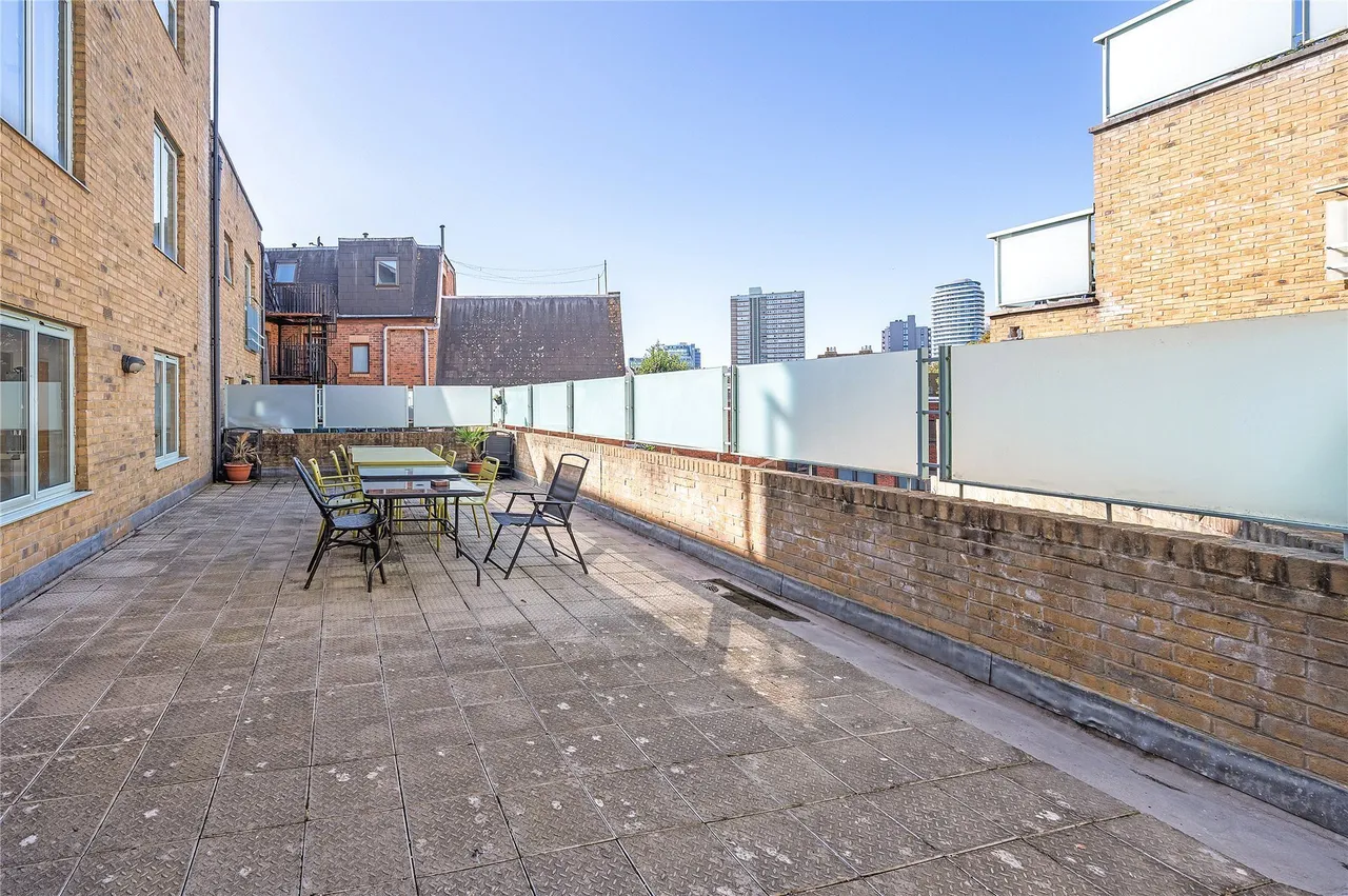 Battersea Park Road, London, SW11, photo 21