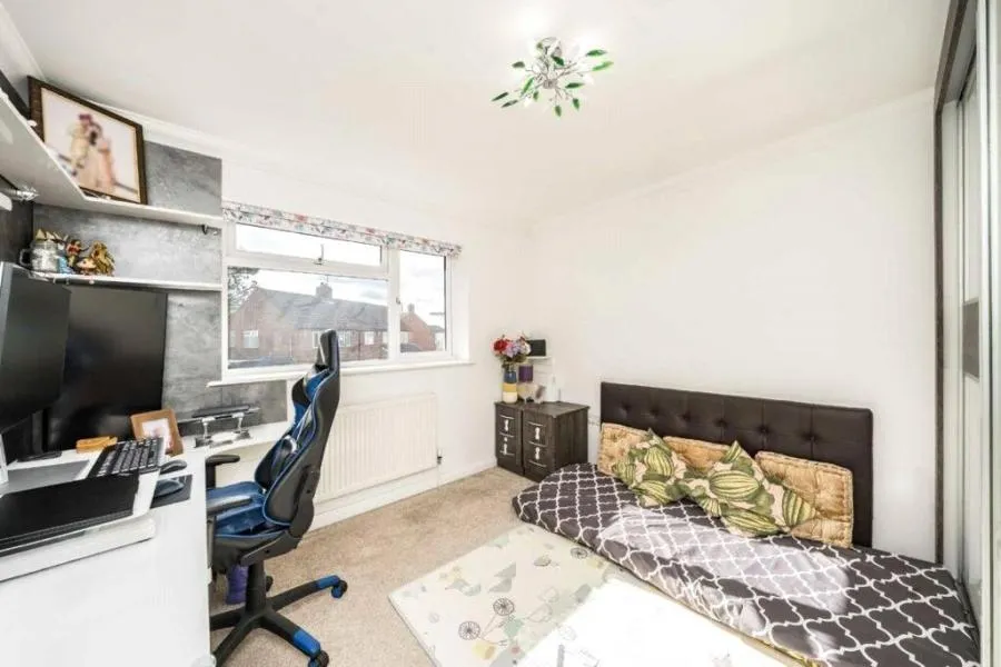 Beverley Road, Sunbury-on-Thames, TW16, photo 7