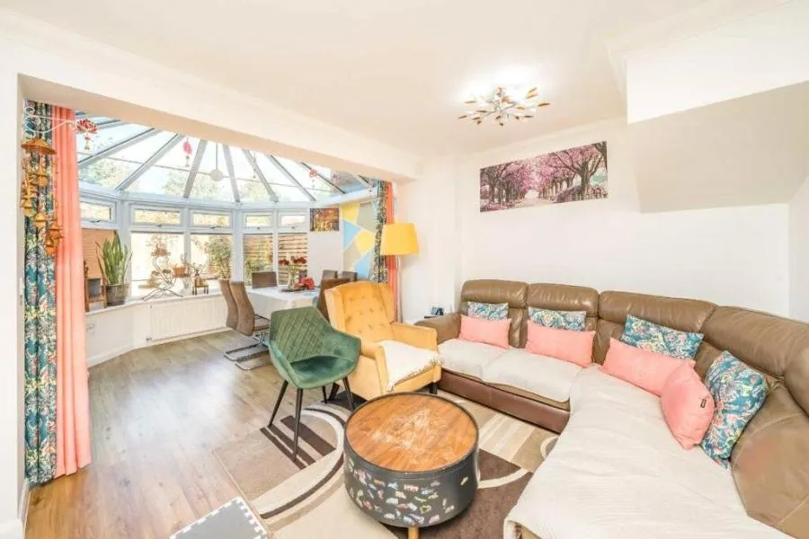 Beverley Road, Sunbury-on-Thames, TW16, photo 5