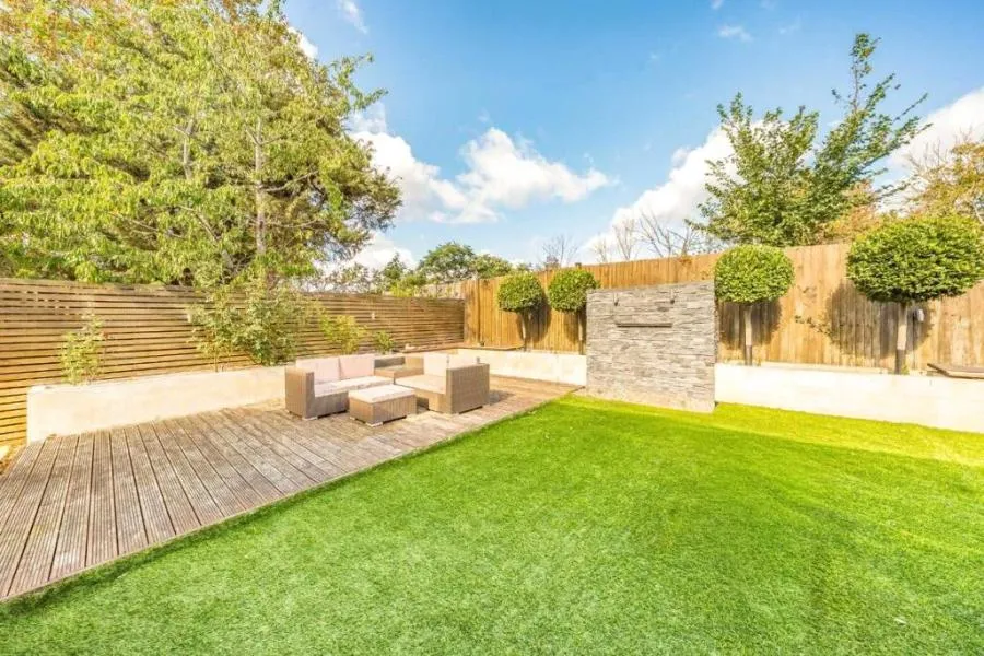 Beverley Road, Sunbury-on-Thames, TW16, photo 8