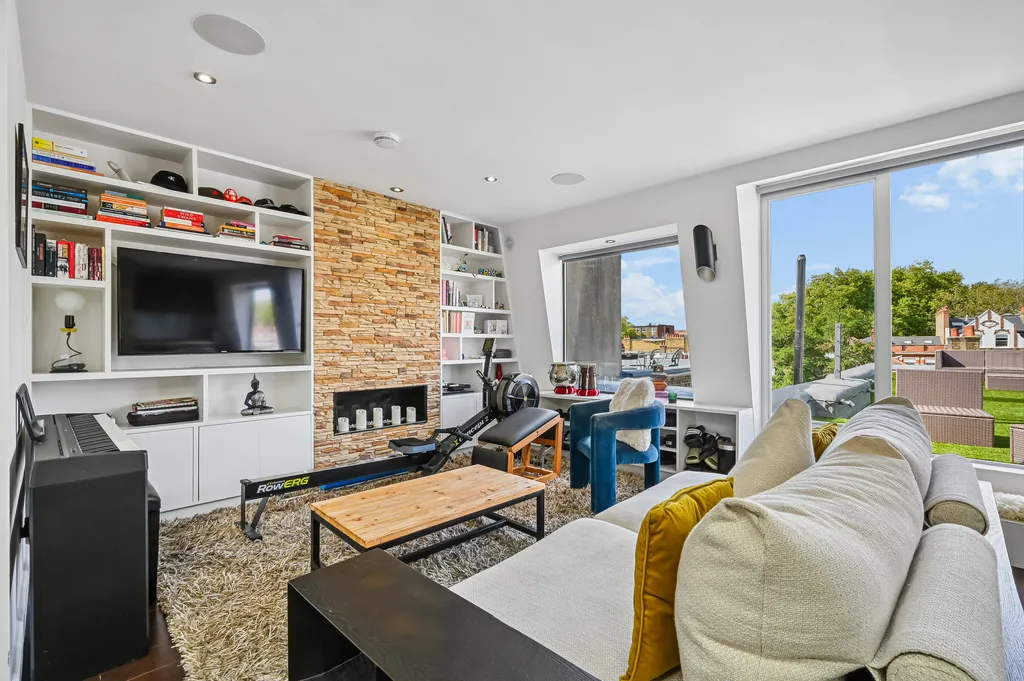 1 bed residential property to rent, Old Brompton Road, London, SW5