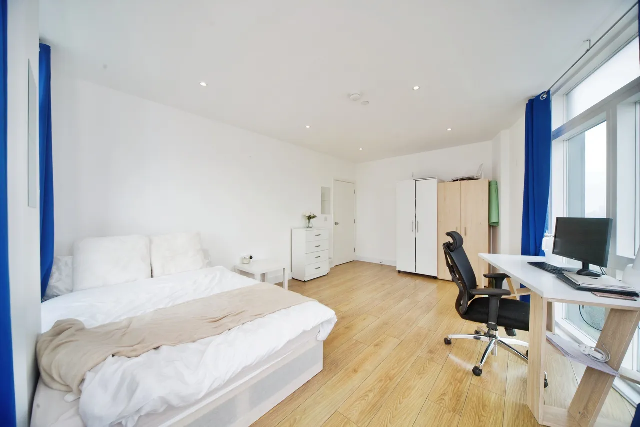 Pomfret Place, London, E14, photo 5