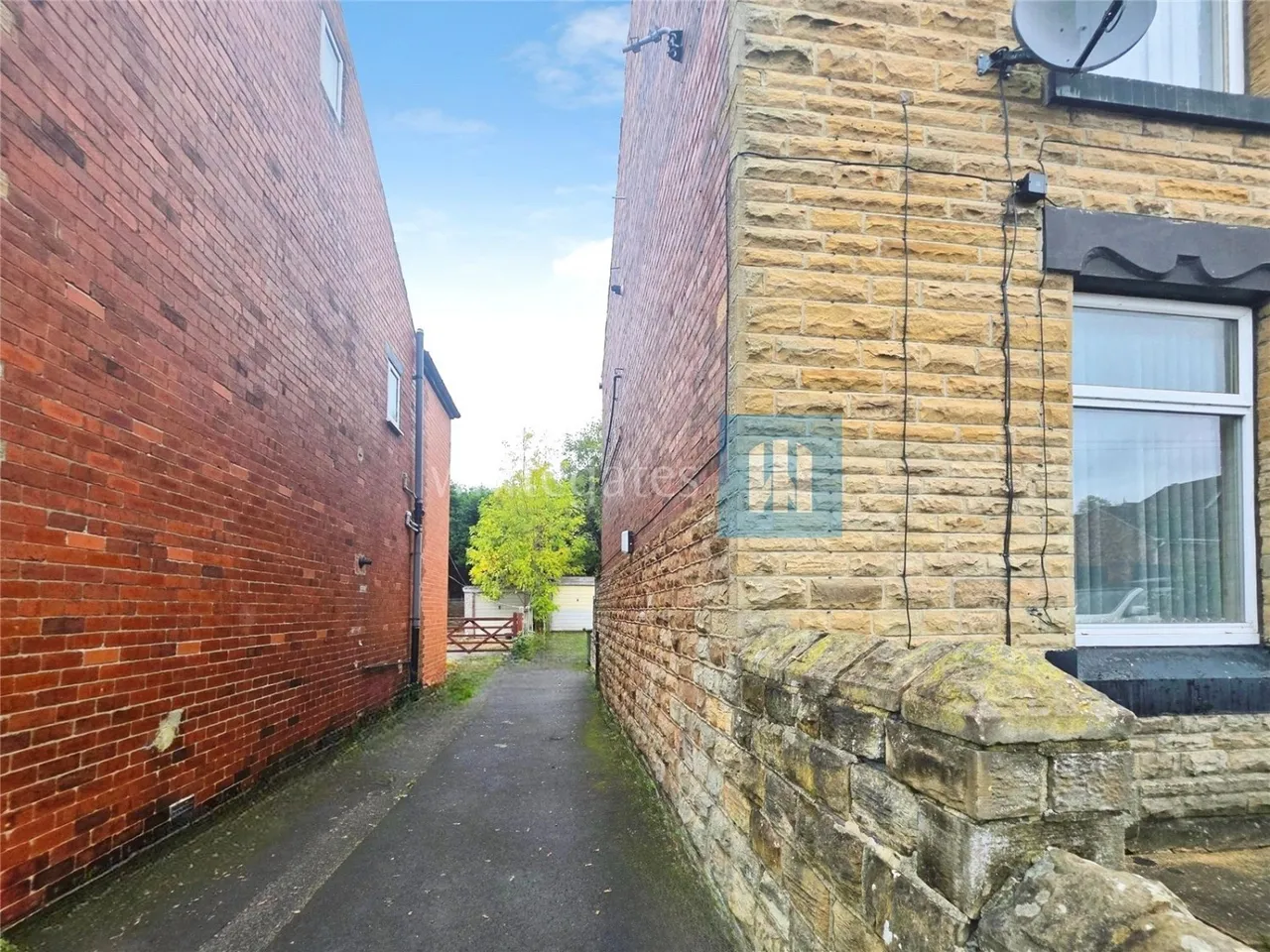 Longfield Road, Heckmondwike, WF16, photo 13