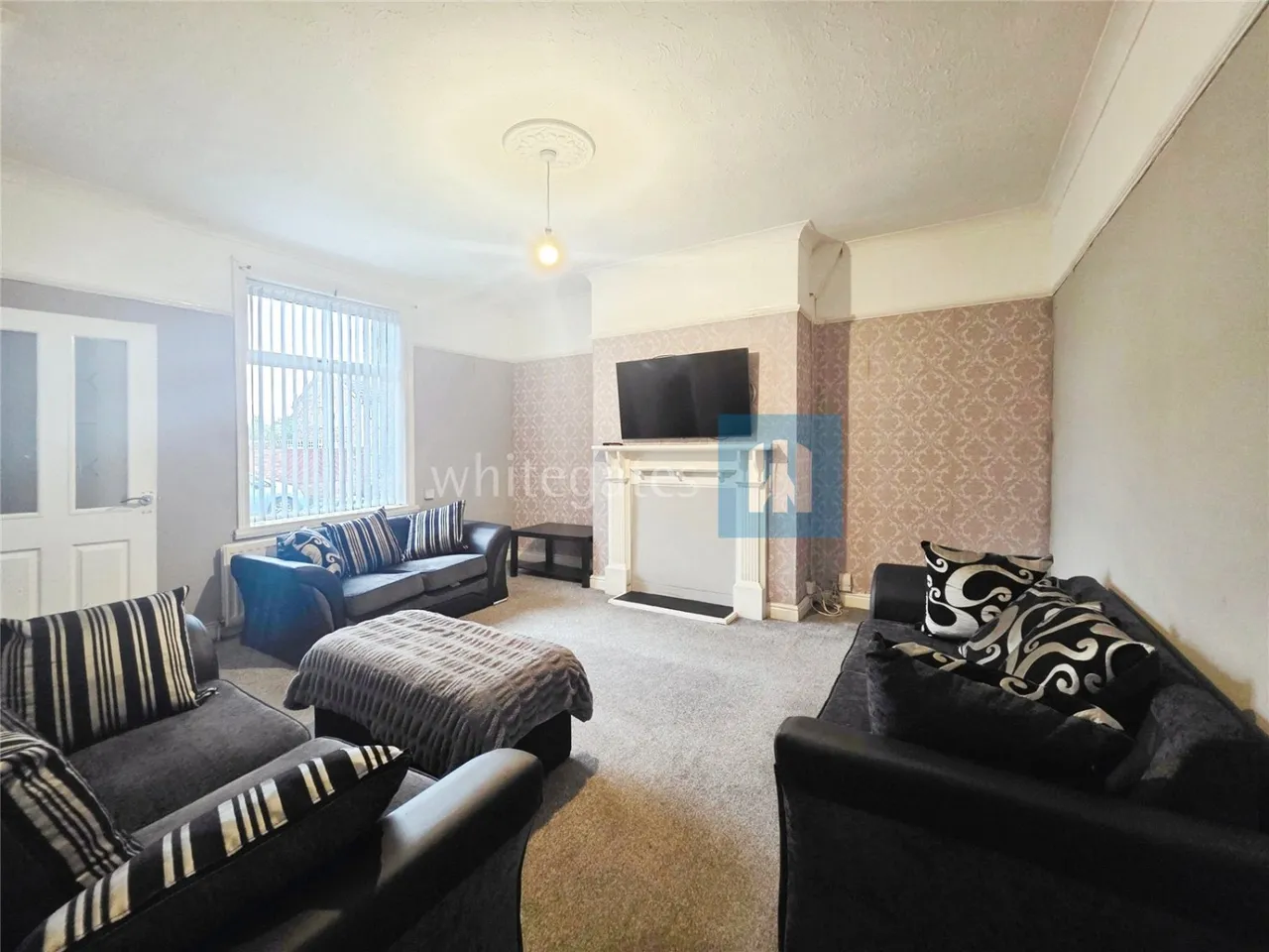 Longfield Road, Heckmondwike, WF16, photo 5