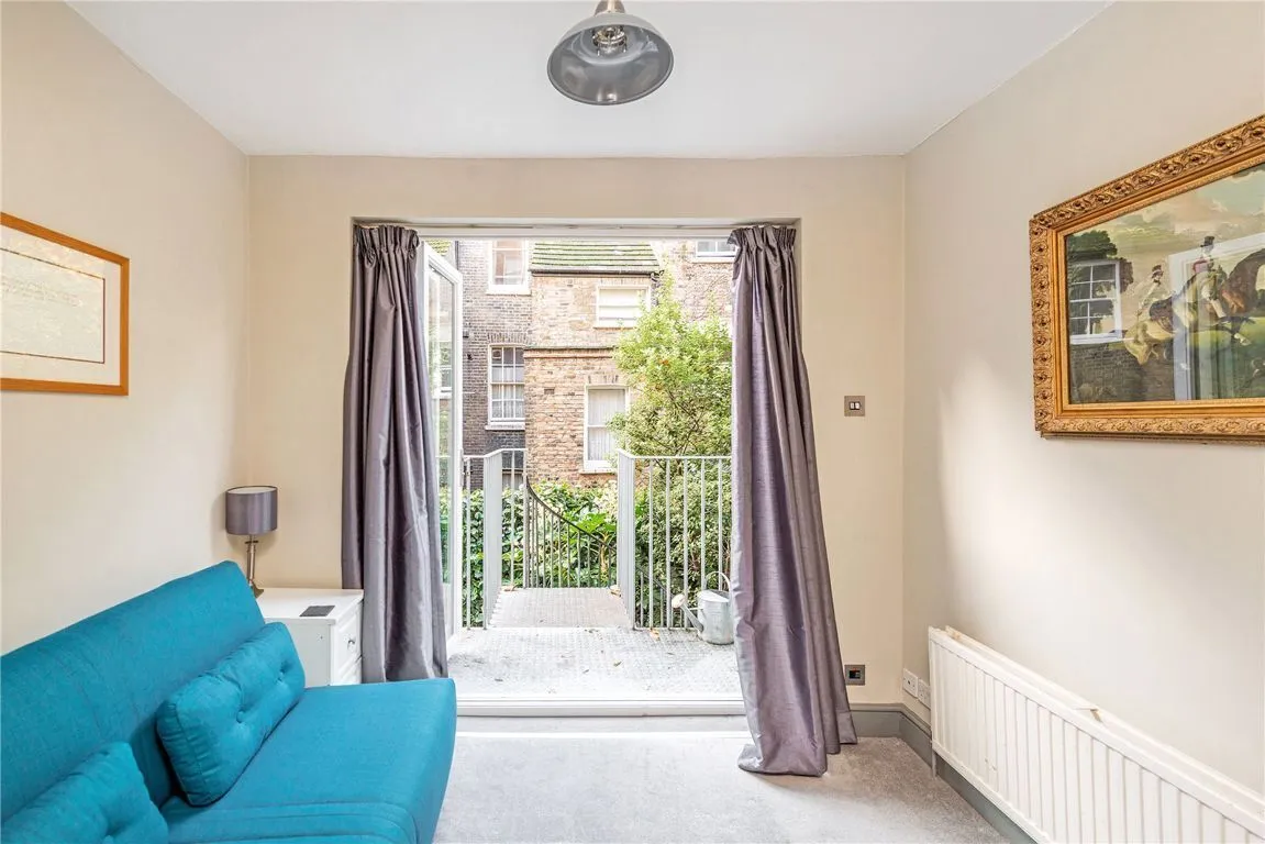 Cumberland Street, London, SW1V, photo 6