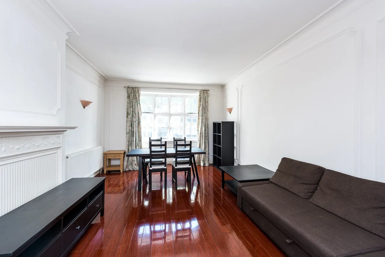 1 bed flat to rent — Flat 3, 25 Queens Gate, London
