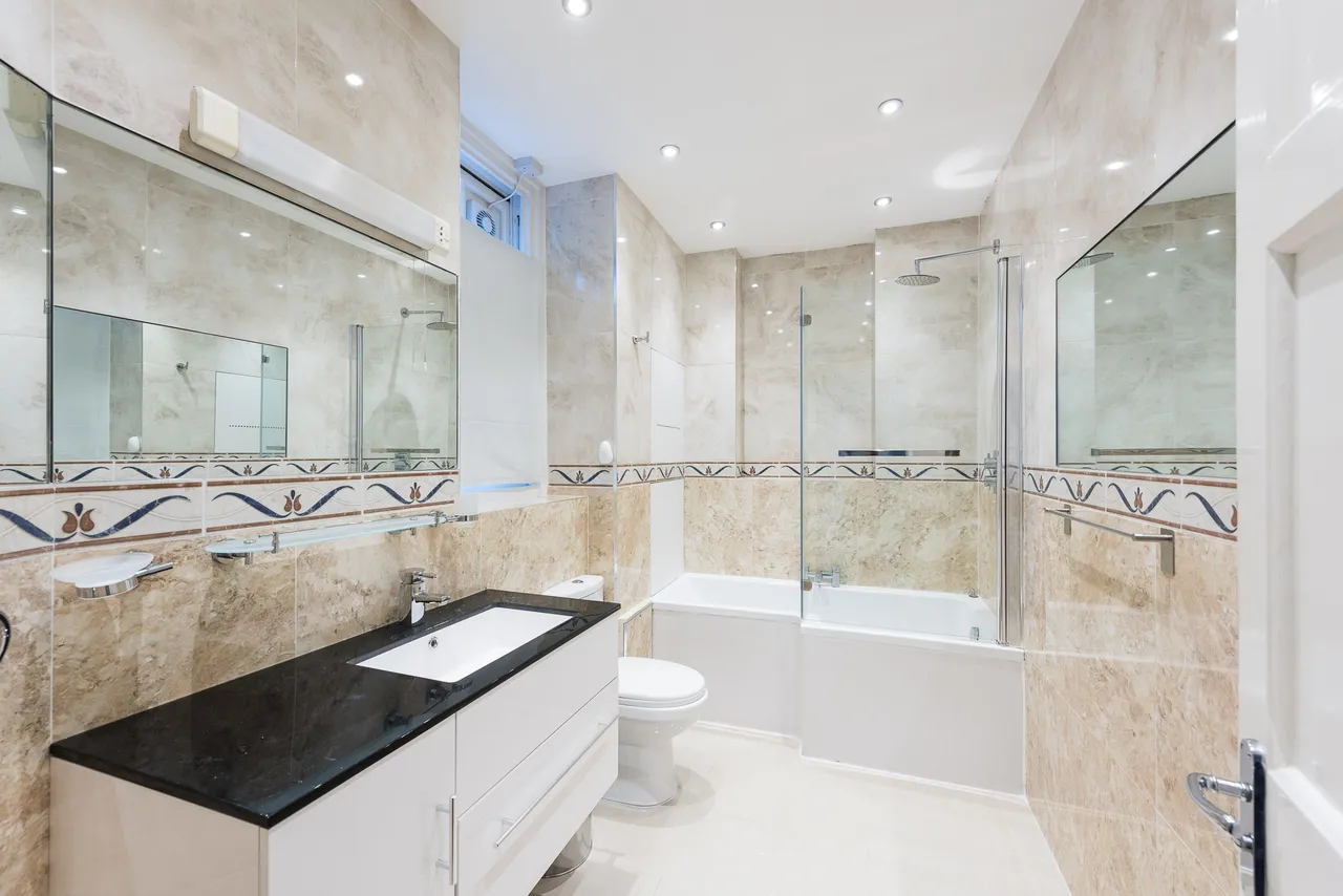 Flat 3, 25 Queens Gate, London, photo 6