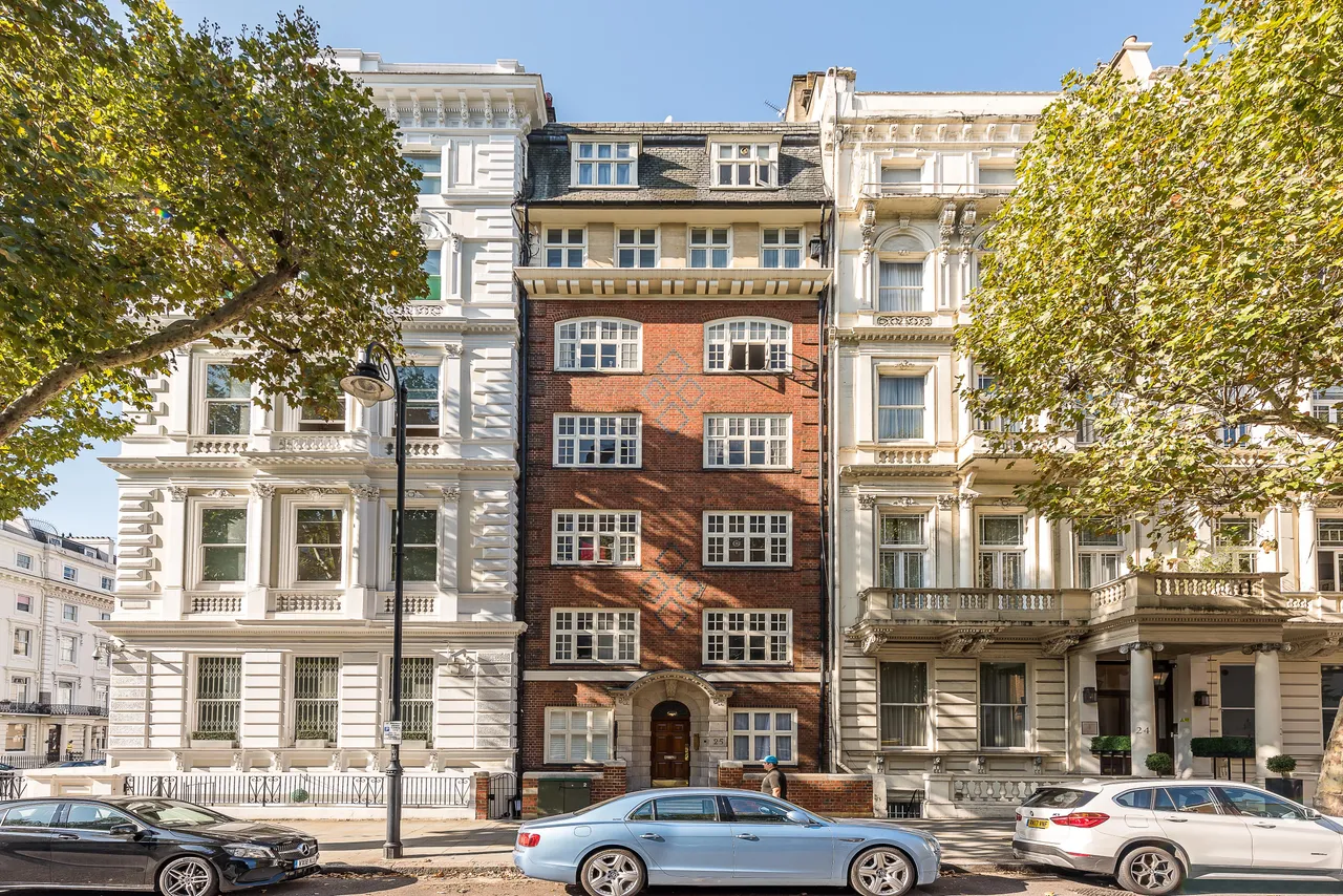 Flat 3, 25 Queens Gate, London, photo 2