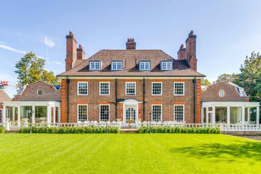 11 bed house to rent — The Bishops Avenue, London, N2 0BA