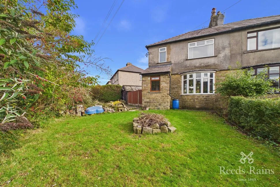 3 bed house for sale, Ryburn Road, Oakes, HD3
