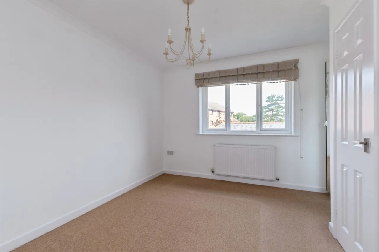 Waldren Close, Poole, BH15, photo 10