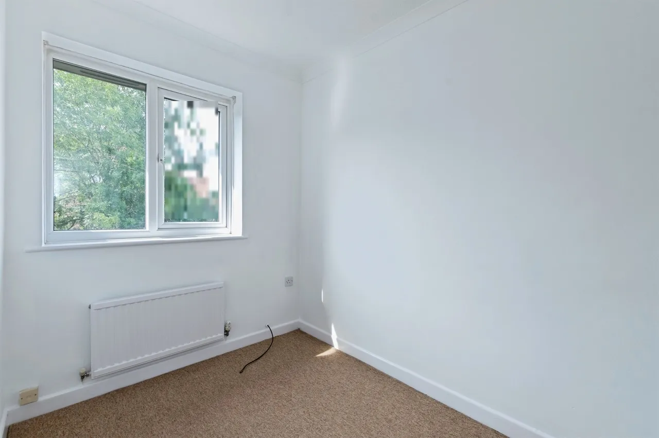Waldren Close, Poole, BH15, photo 9