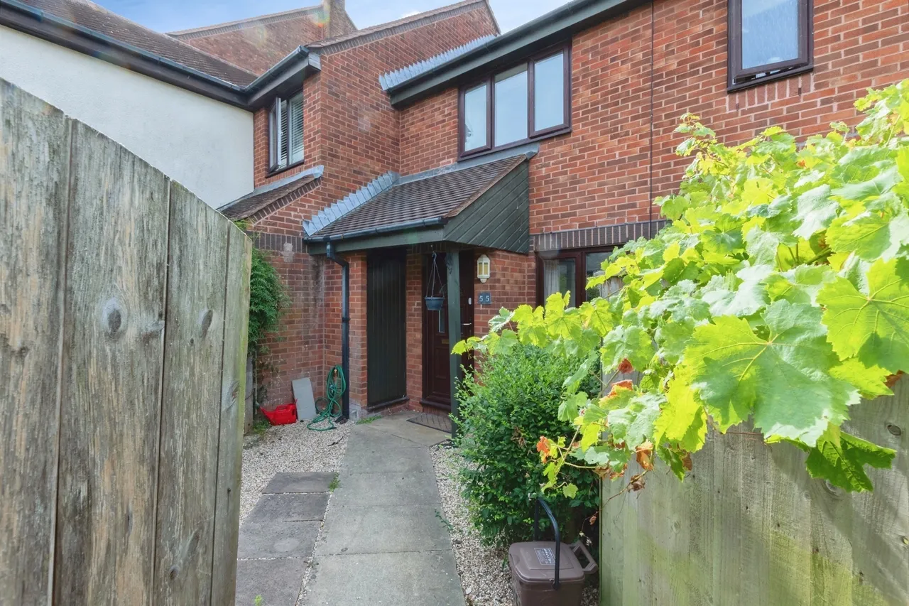 2 bed house for sale, Waldren Close, Poole, BH15