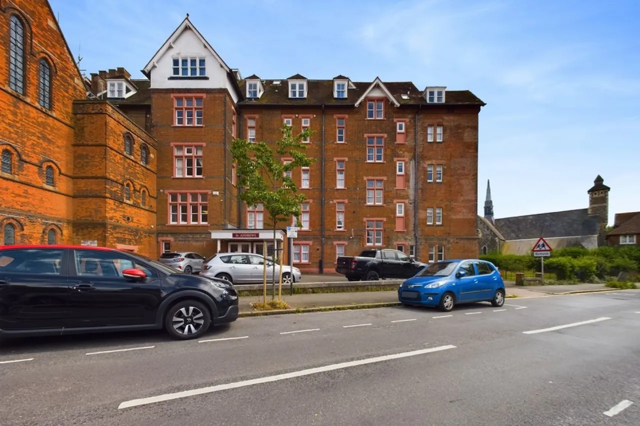 1 bed flat for sale — The Durlocks, Folkestone