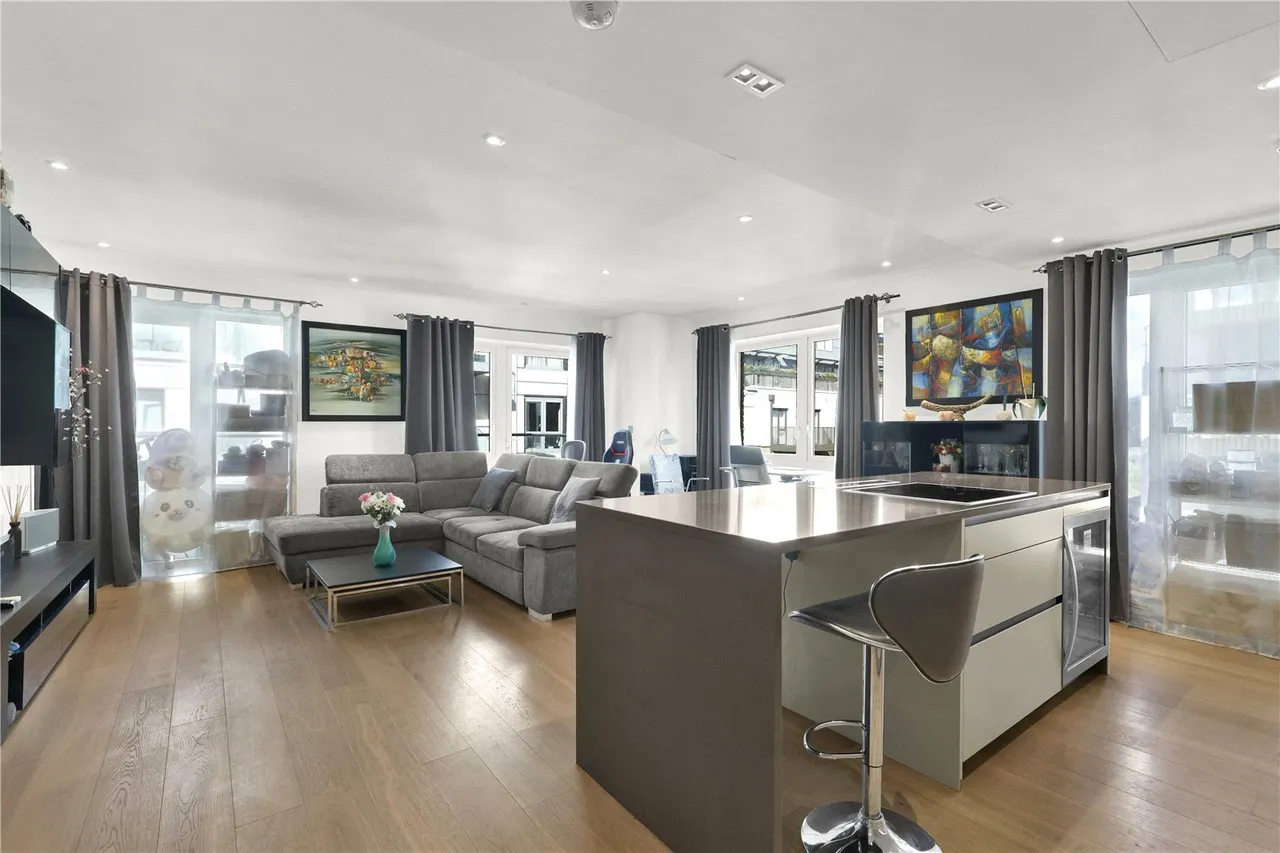 Distillery Road, Fulham Reach, W6, photo 2