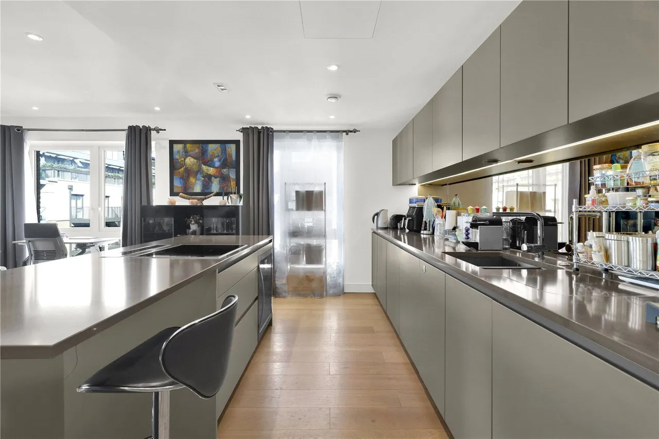 Distillery Road, Fulham Reach, W6, photo 6