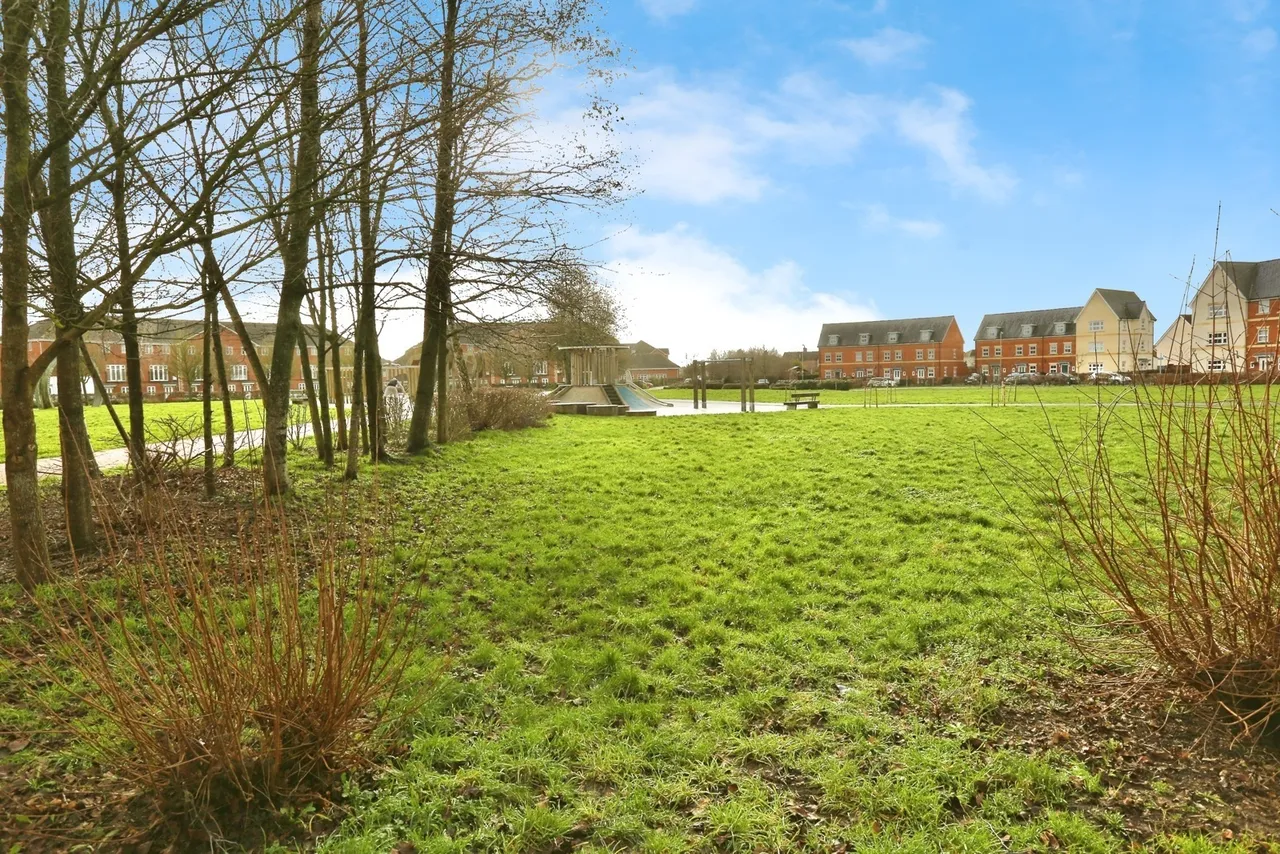 Bright Wire Crescent, Eastleigh, SO50, photo 4