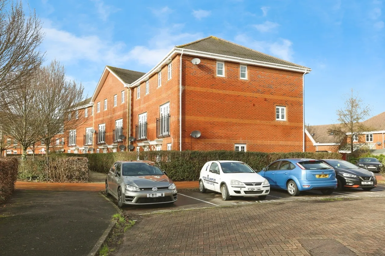 Bright Wire Crescent, Eastleigh, SO50, photo 7