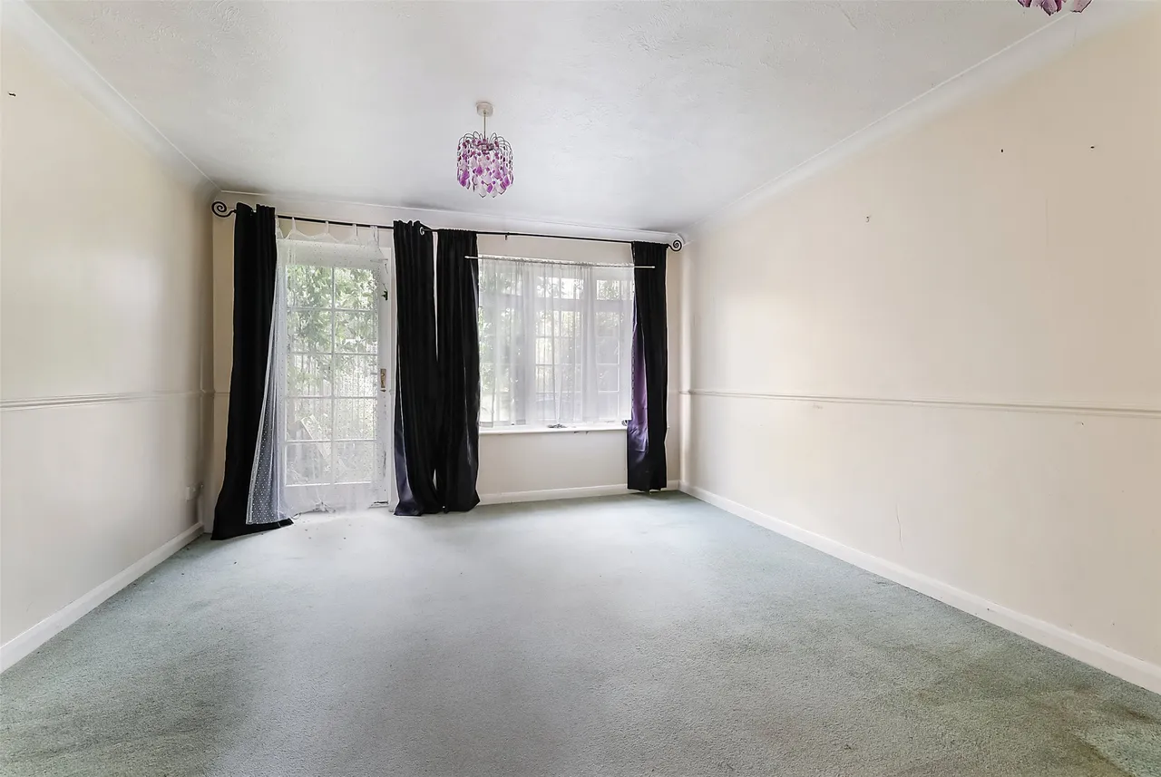 Barleymow Court, Betchworth, RH3, photo 2