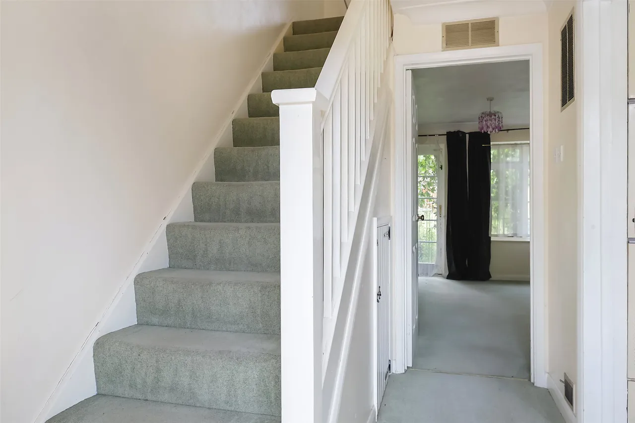 Barleymow Court, Betchworth, RH3, photo 9