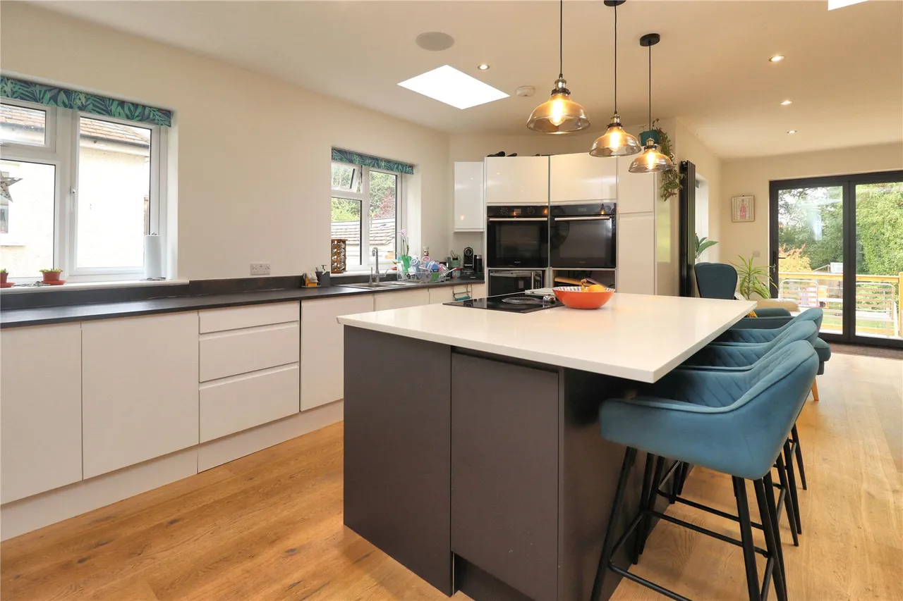 Robin Hood Road, St. Johns, GU21, photo 13