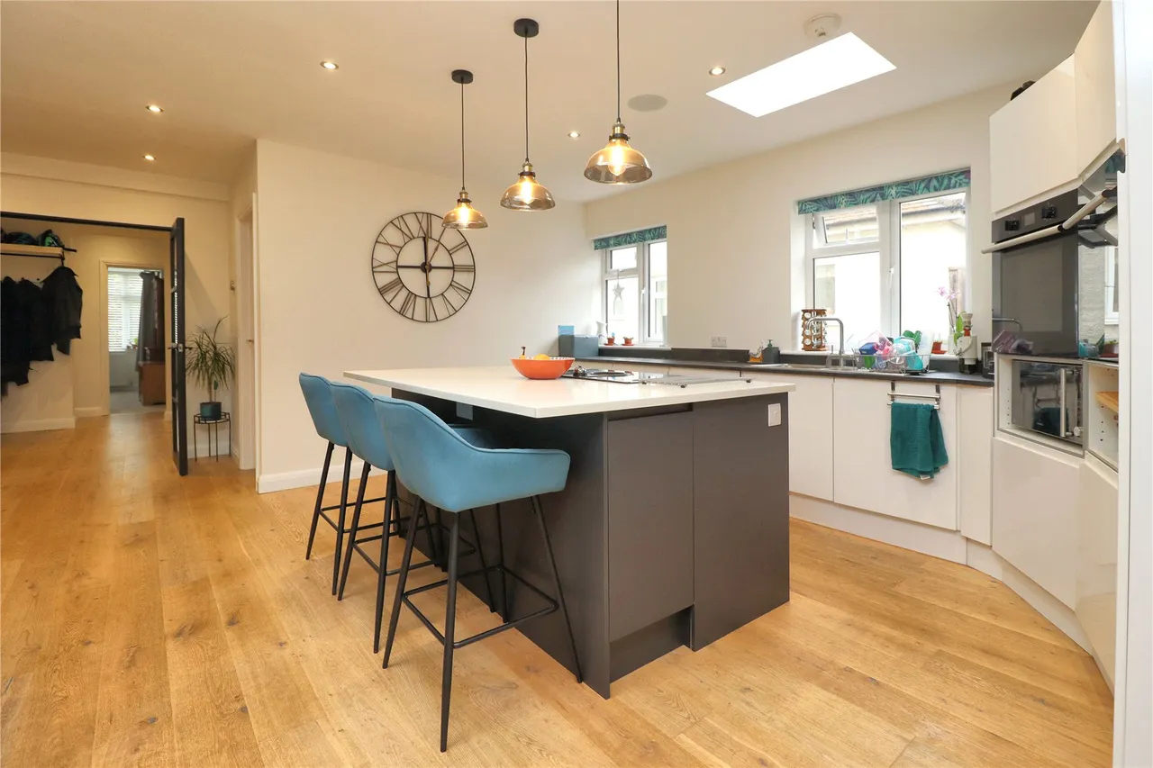 Robin Hood Road, St. Johns, GU21, photo 14