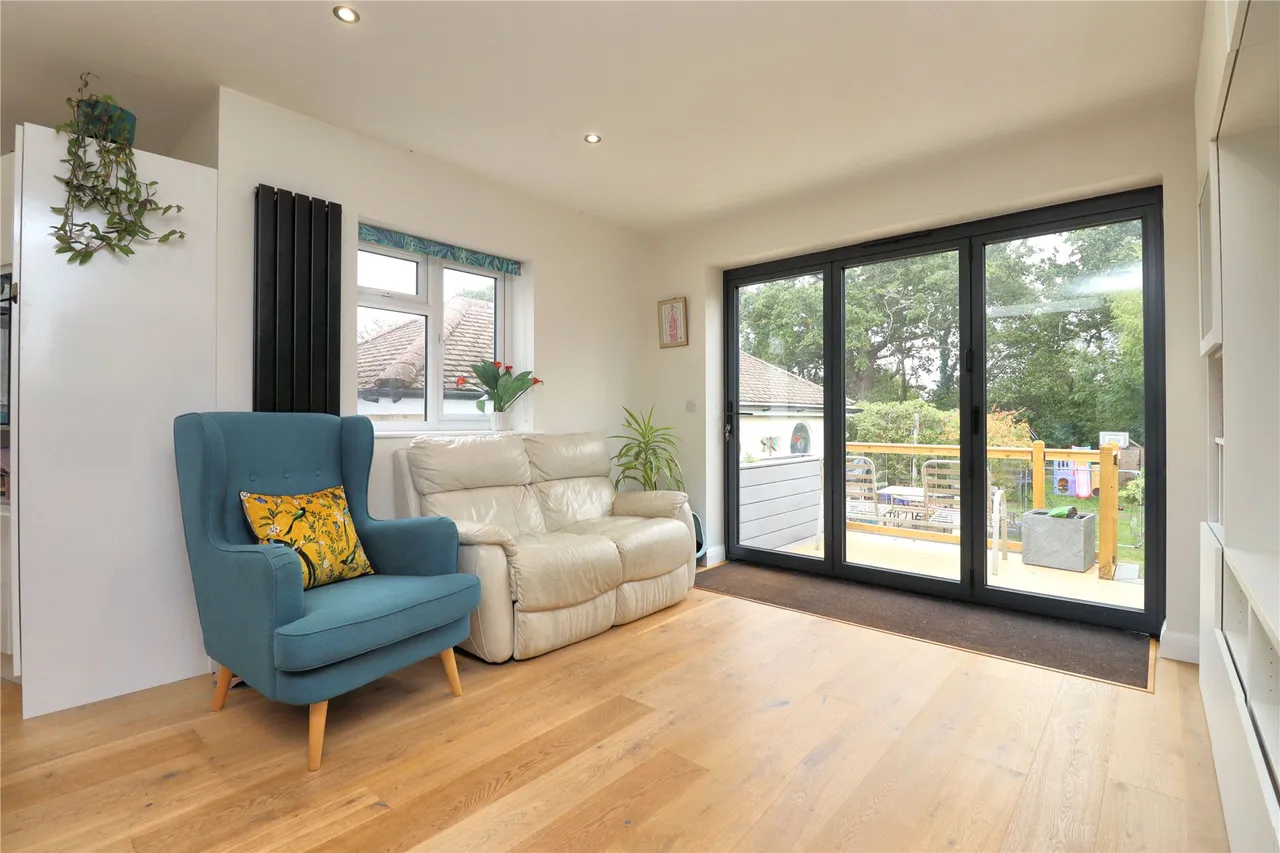 Robin Hood Road, St. Johns, GU21, photo 4