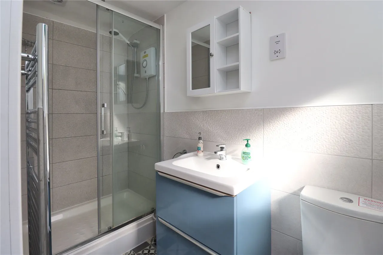 Robin Hood Road, St. Johns, GU21, photo 21