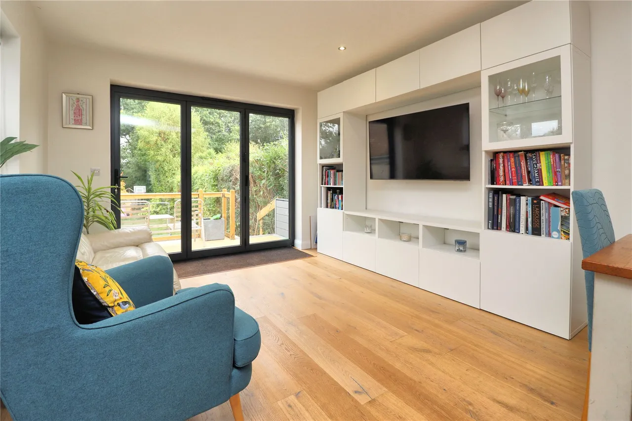 Robin Hood Road, St. Johns, GU21, photo 12