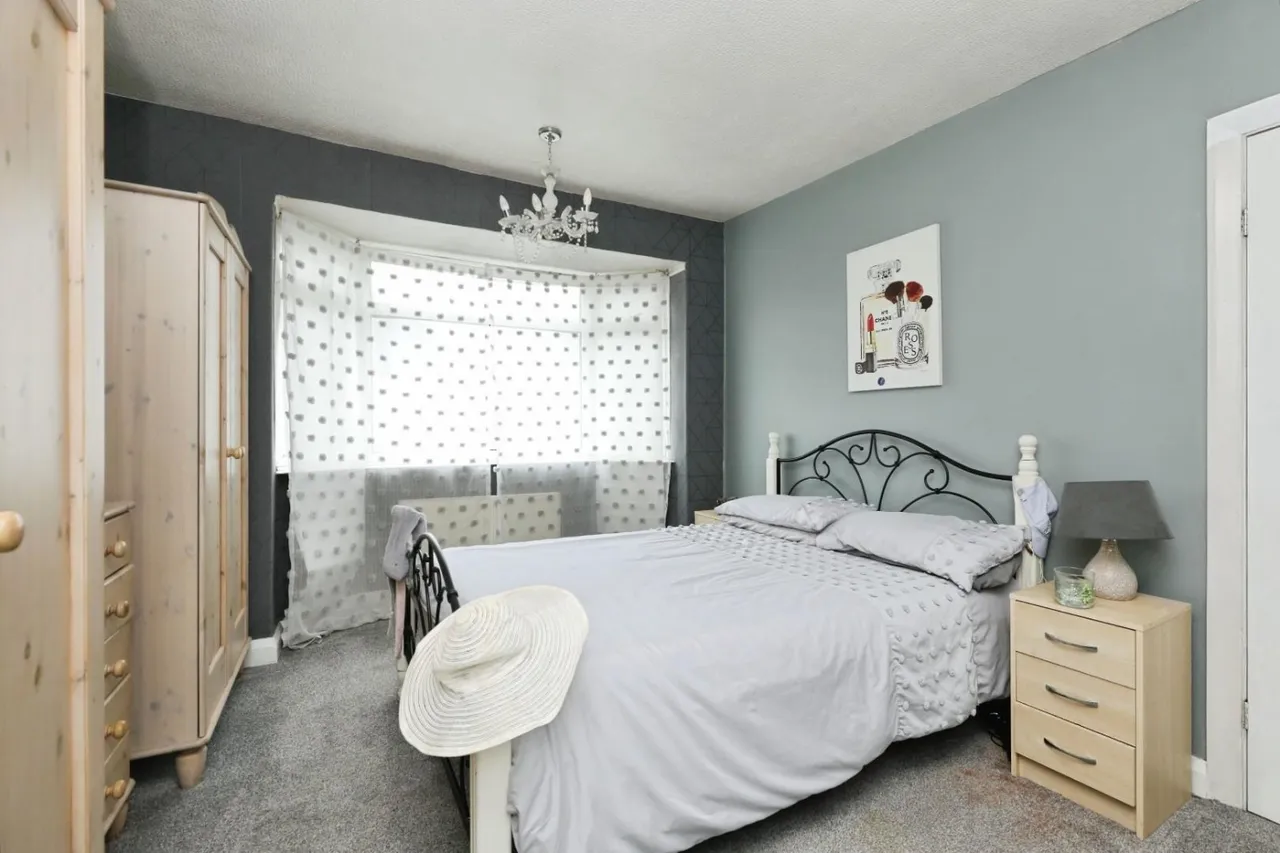 Kew Crescent, Charnock, S12, photo 12