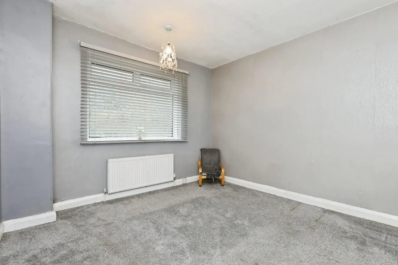 Kew Crescent, Charnock, S12, photo 15