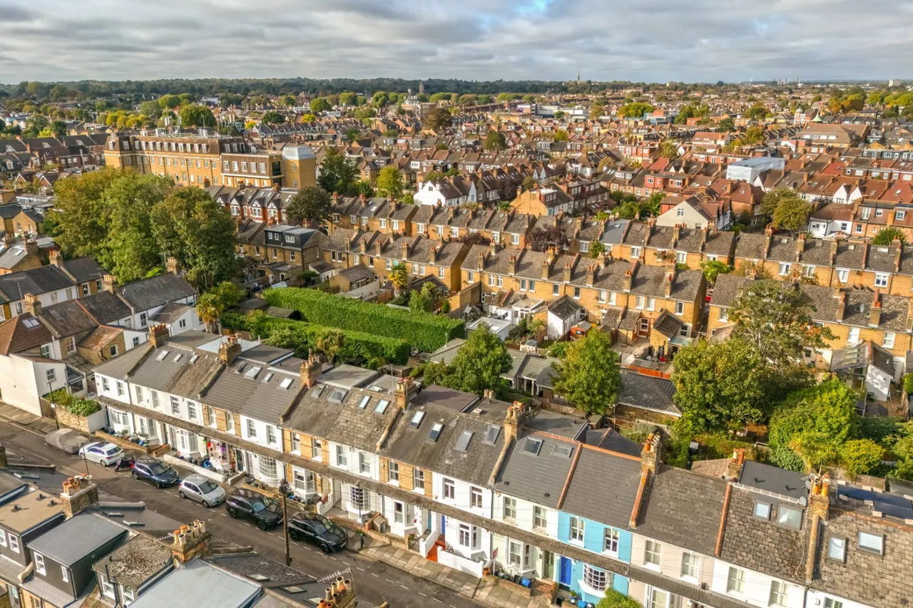 Trehern Road, London, SW14, photo 18