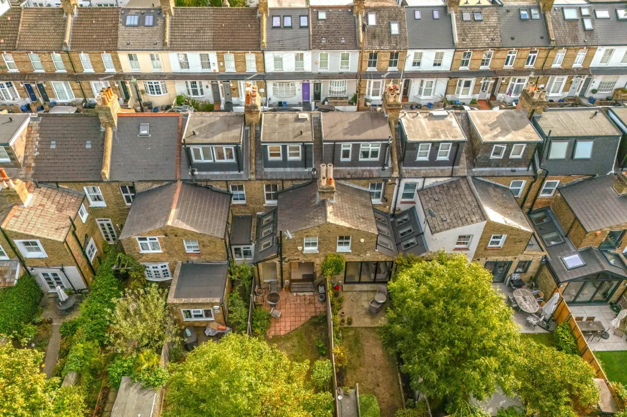 Trehern Road, London, SW14, photo 17