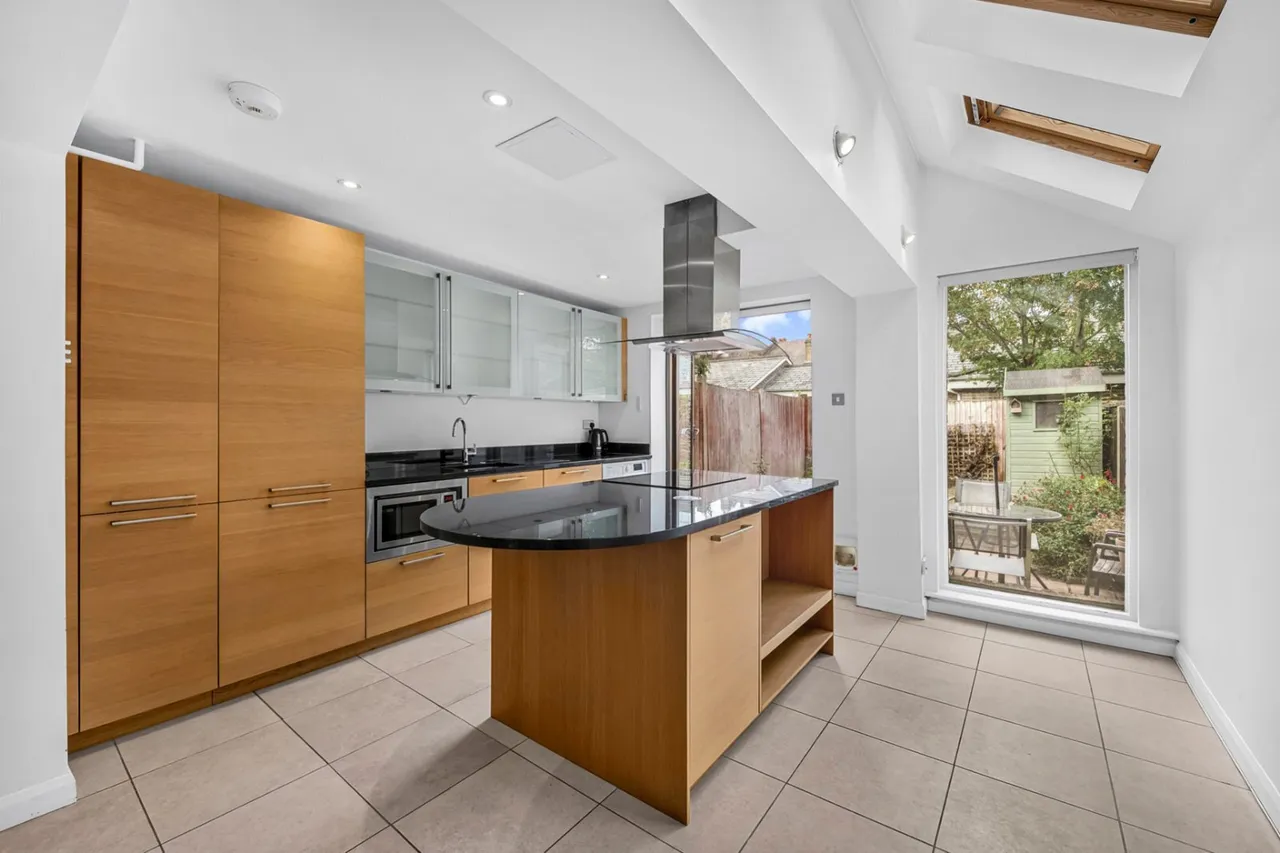 Trehern Road, London, SW14, photo 2