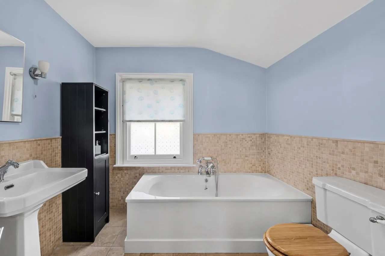 Trehern Road, London, SW14, photo 10
