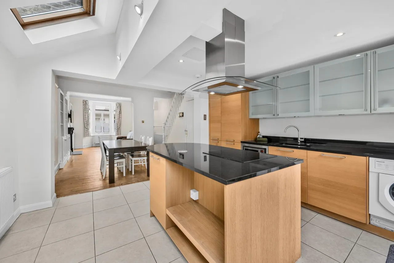 Trehern Road, London, SW14, photo 16