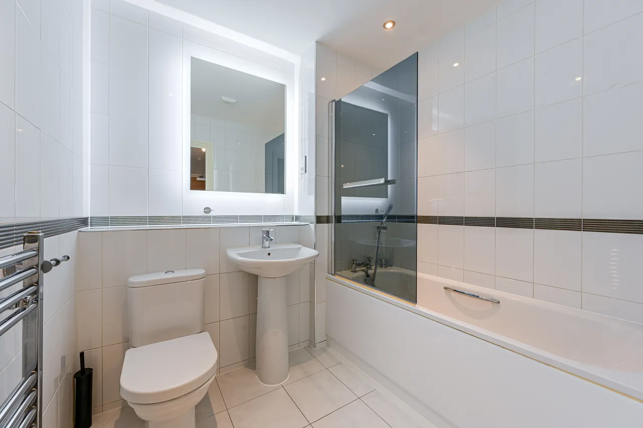 London, SE28, photo 11