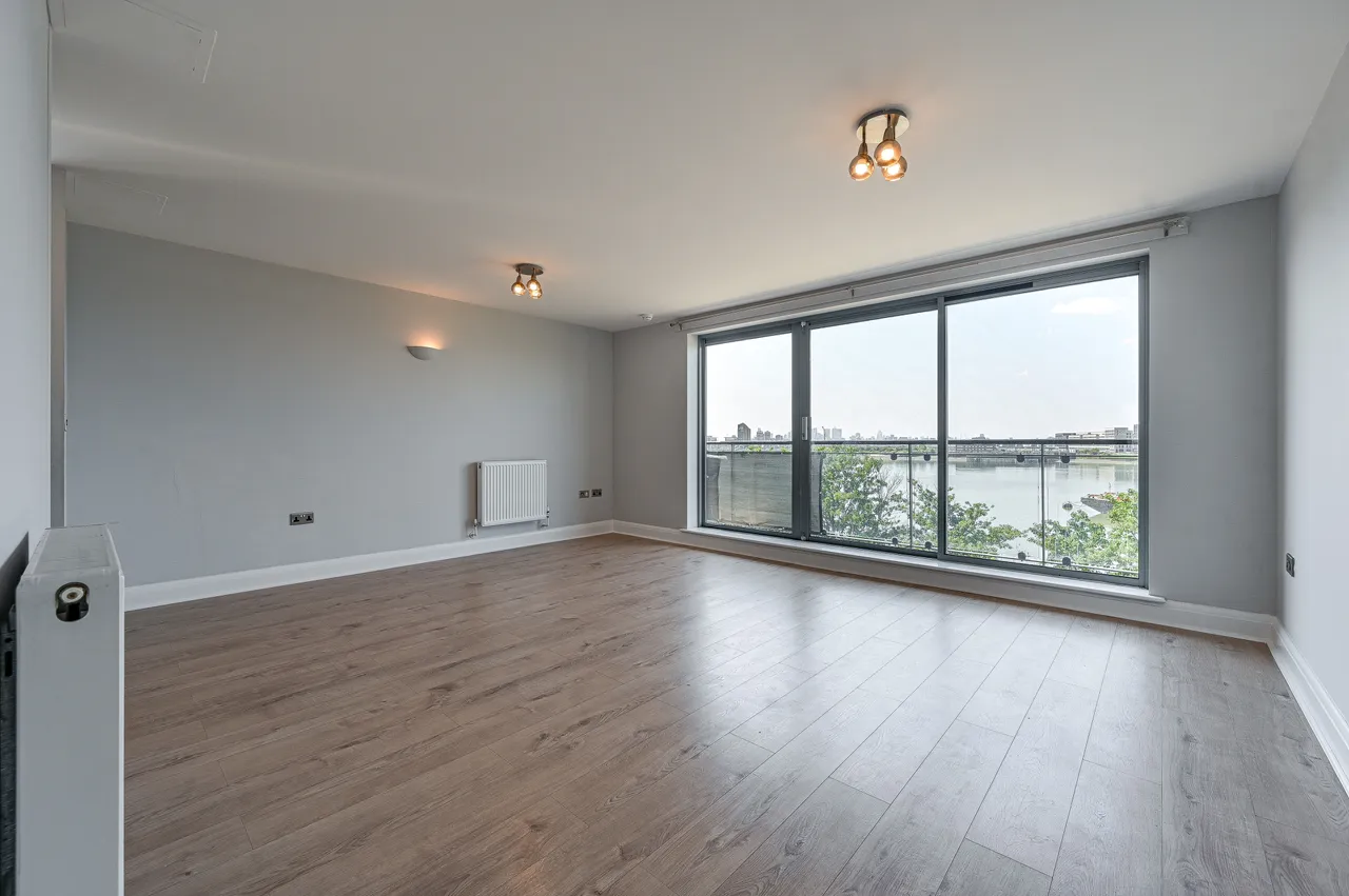 2 bed flat for sale, London, SE28