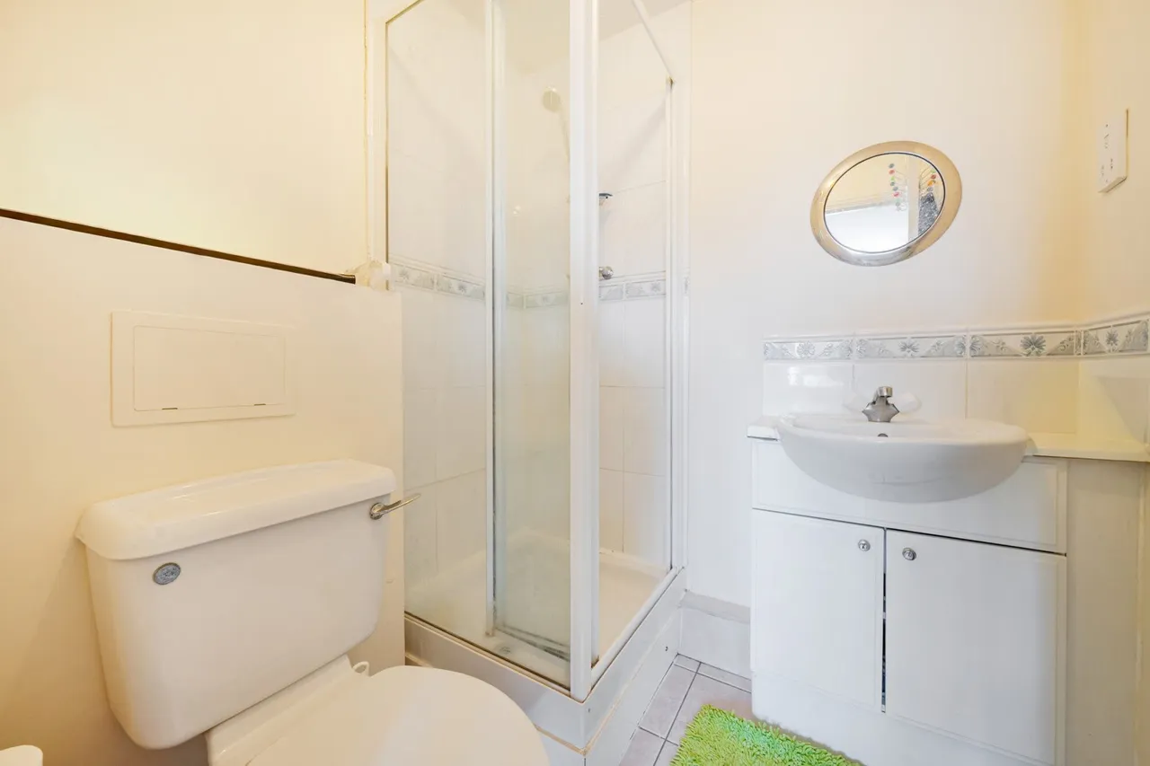 Battery Road, SE28, photo 19