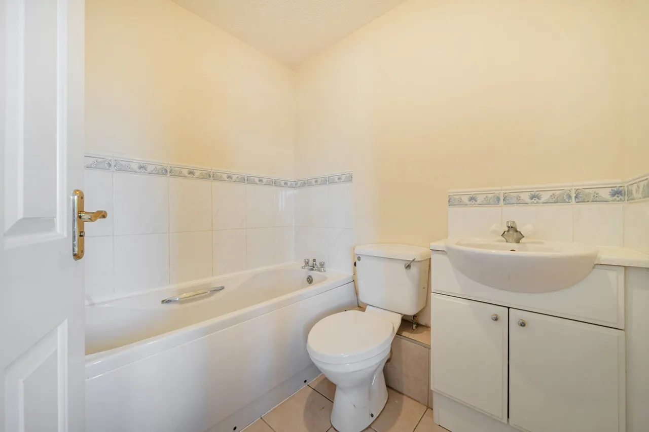 Battery Road, SE28, photo 6