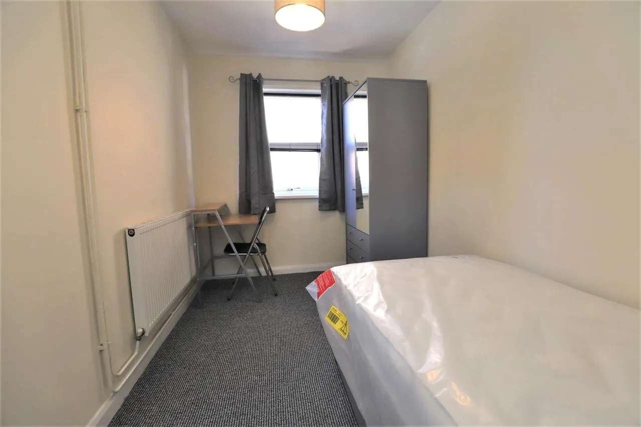 Hill Street, Newcastle-under-Lyme, ST5, photo 3