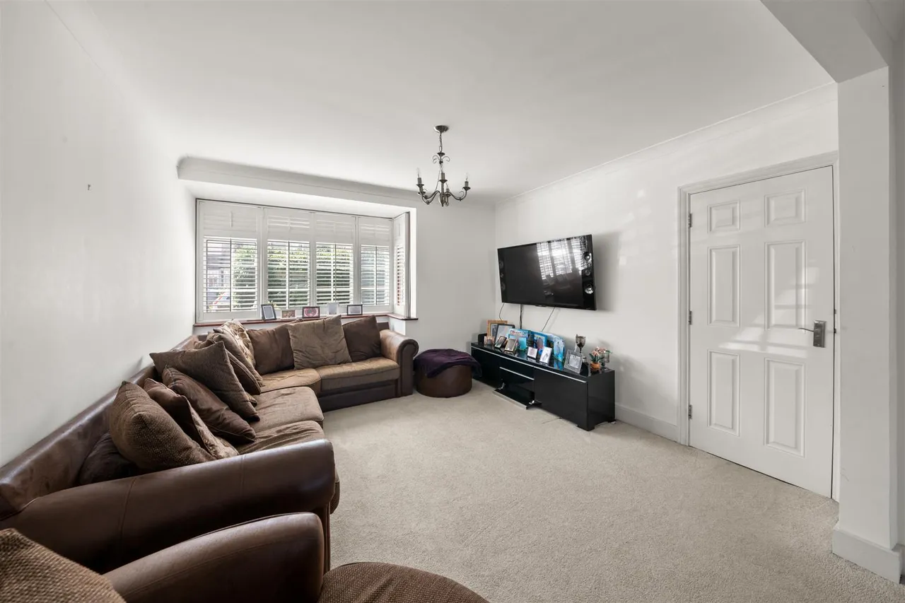 Lela Avenue, Hounslow, photo 4